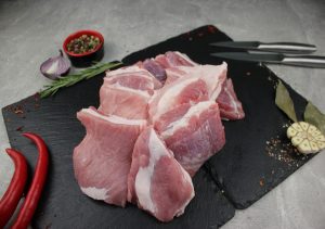 Свинина півжирна тримінг 80/20 дрібна - замовити мясо гуртом від виробника для ресторанів, кафе, готелів, магазинів 