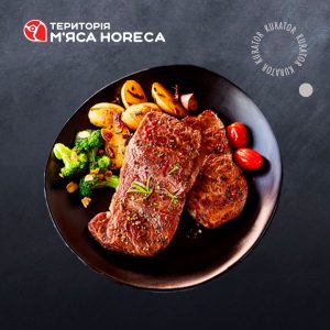 Корейка свиняча з картоплею - замовити мясо гуртом від виробника для ресторанів, кафе, готелів, магазинів 